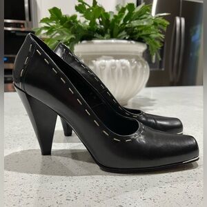 DONALD J PLINER Like New Berri Women’s BLACK Leather High Heel Classic Pump 9M